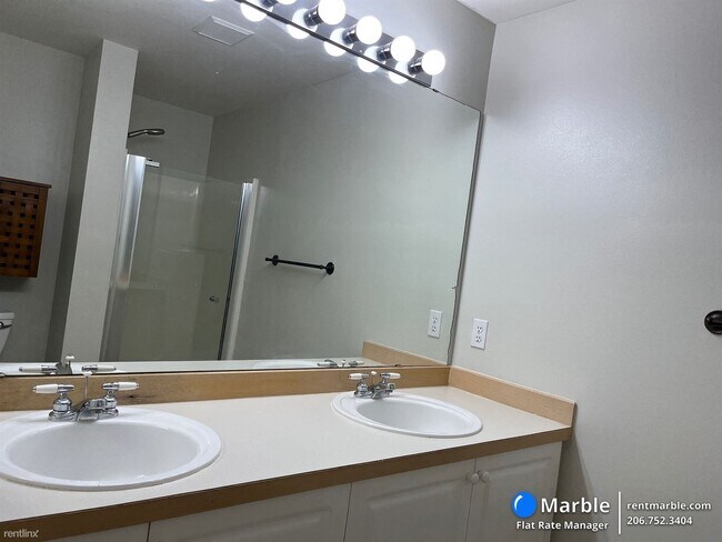 Building Photo - 3 br, 3.5 bath House - 3849 Tiger Mountain...