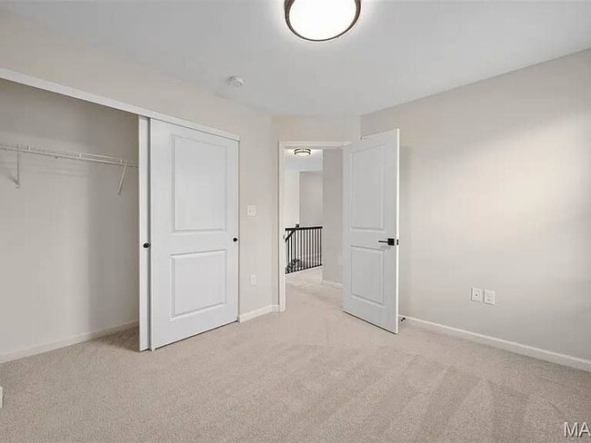 Building Photo - 3304 White Pine Dr