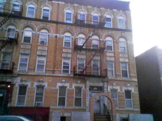 Foto del edificio - 222 Pulaski St