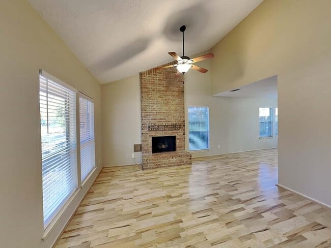 Building Photo - 164 Maple Branch St