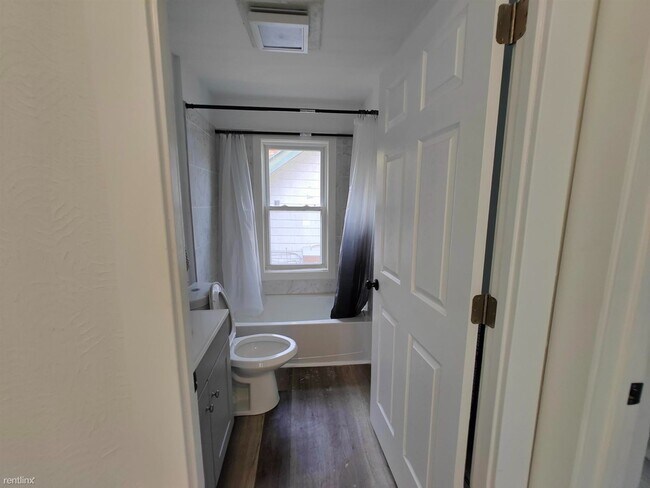 Building Photo - 4 br, 1 bath House - 509 Franklin Street