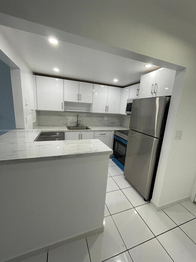 Foto del edificio - 1465 NE 123rd St