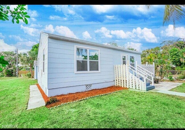 Building Photo - 2 br, 1 bath House - 829 S L St # 1