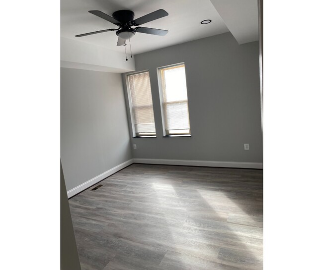 Foto del edificio - 3523 Edmondson Ave