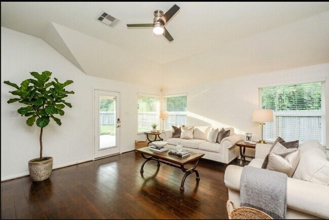 Foto del edificio - 7039 Villa Mountain Ln