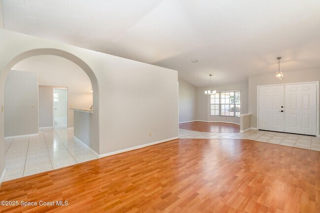 Building Photo - 947 Sierra Pl NE