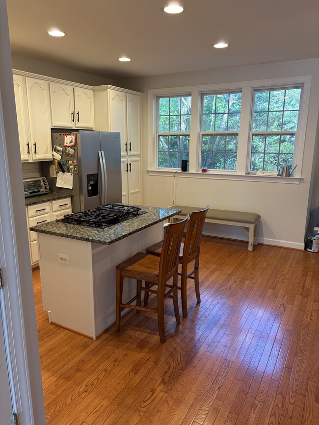 Foto del edificio - 4606 Aspen Hill Ct