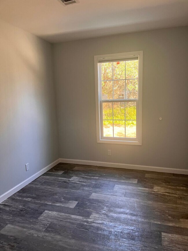 Building Photo - New Construction 3/2 Ready Now !