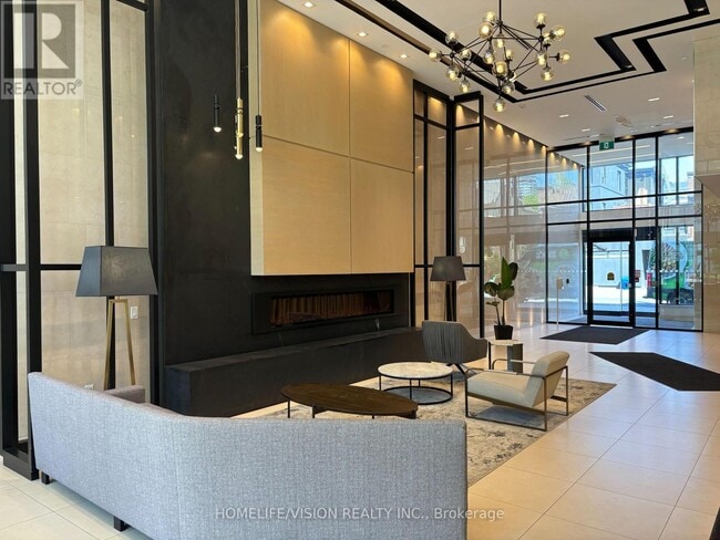 Building Photo - 1-421 Belsize Dr