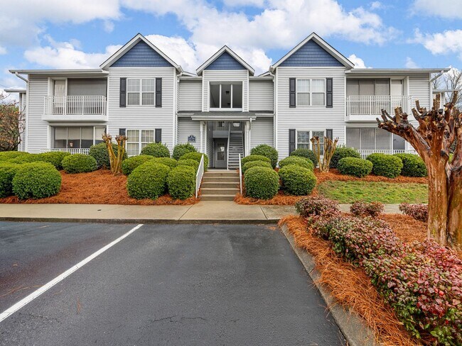 Photo - Gorgeous 2 bedroom home- Move-In Ready Condo in Parkview. Minutes to Downtown Greenville & the Ne...