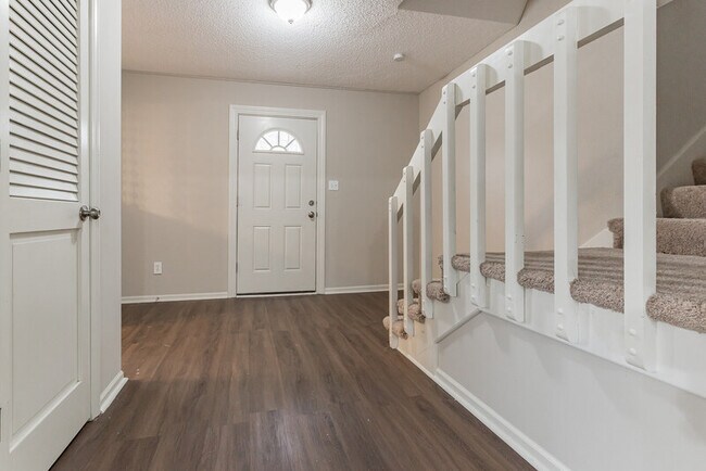 Building Photo - 805 NW 18 St