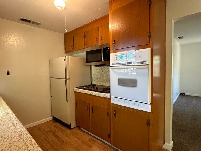 Building Photo - 3615 Stauss Ave