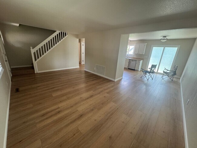 Foto del edificio - 3 Bed 2 Bath Home in central Fort Collins