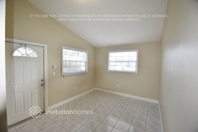 Building Photo - 427 SW 65th Ave