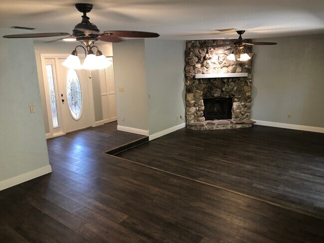 Foto del edificio - 11 Autumnwood Trl