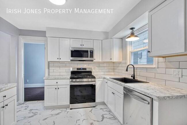 Foto del edificio - 16 Mesmer Ave