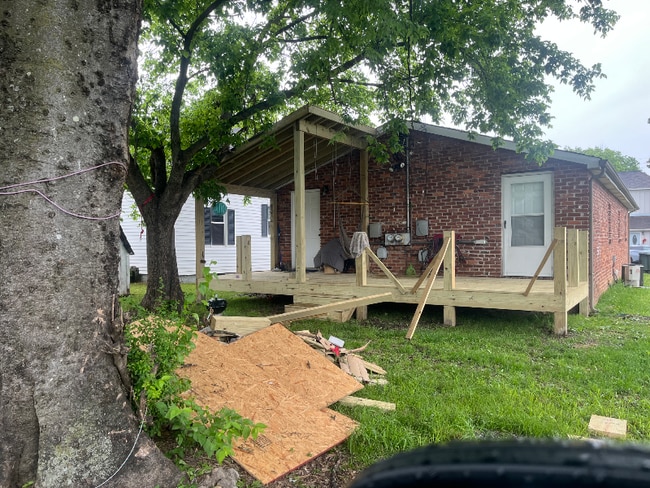 Building Photo - 2113 Bennett Ave