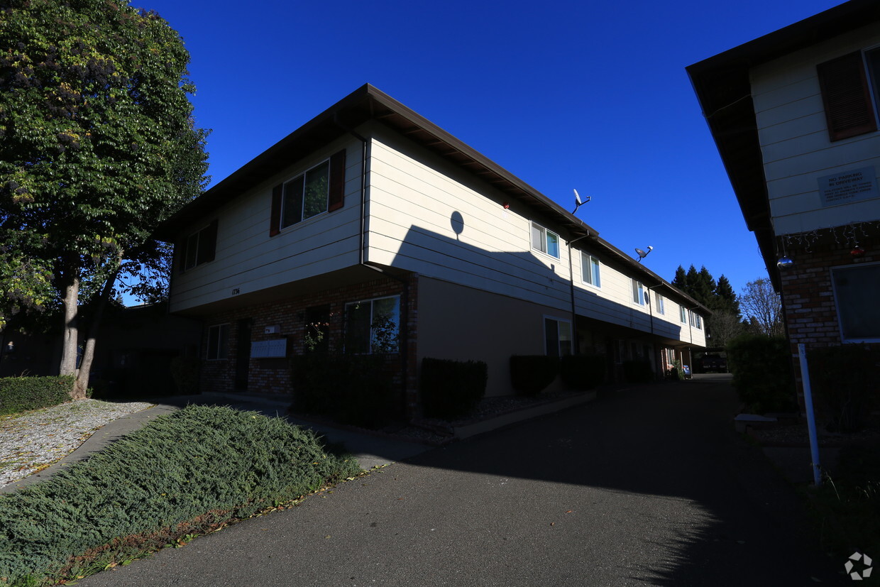 Building Photo - North Dutton Apartments