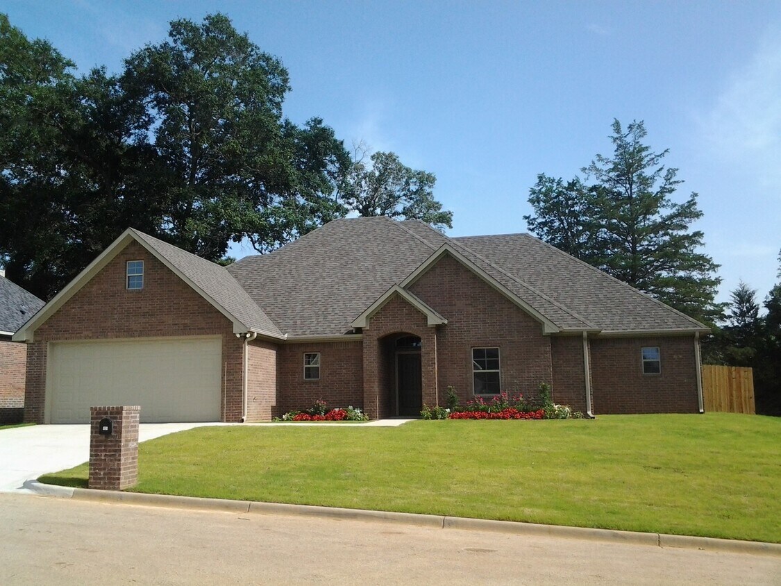 Primary Photo - Whitehouse ISD - Stunning 4 Bedroom, 3 Bat...