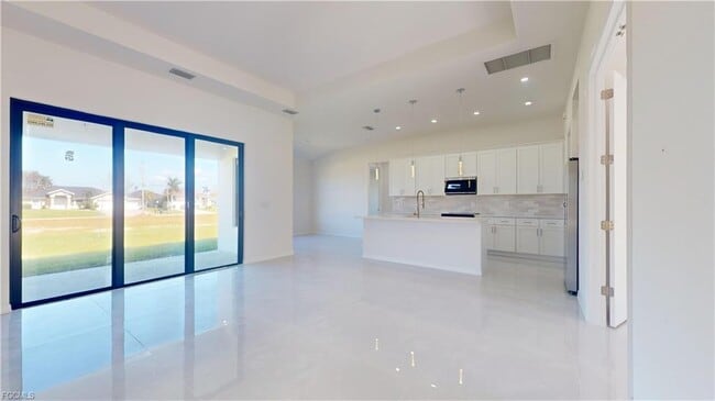 Foto del edificio - 2421 NW 24th St