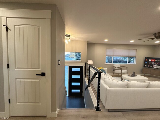 Foto del edificio - 4 br, 3 bath House - 2026 East 63rd Avenue