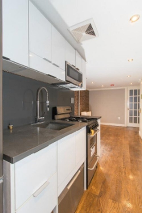 Foto del edificio - 120 E 7th St