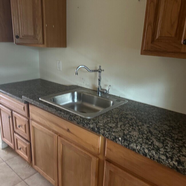 Foto del edificio - 1301 E Lyon St