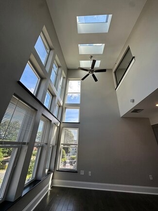 Building Photo - 60 Howard St