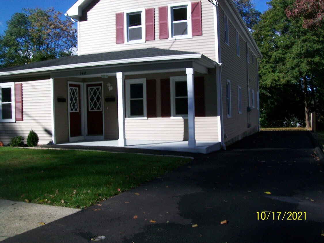 Primary Photo - 140 Jewett St