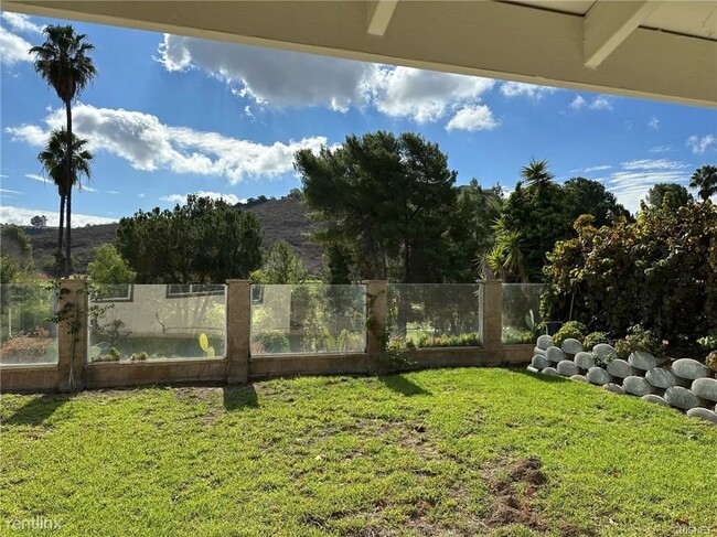 Building Photo - 4 br, 2.5 bath House - 1566 Calle Artigas