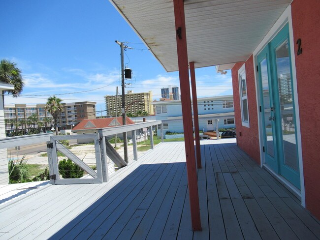 Building Photo - 615 Riverview Blvd