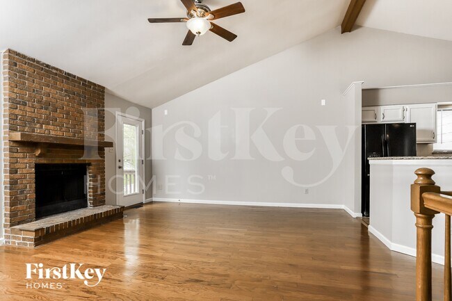 Foto del edificio - 221 Brookmont Farm Ct