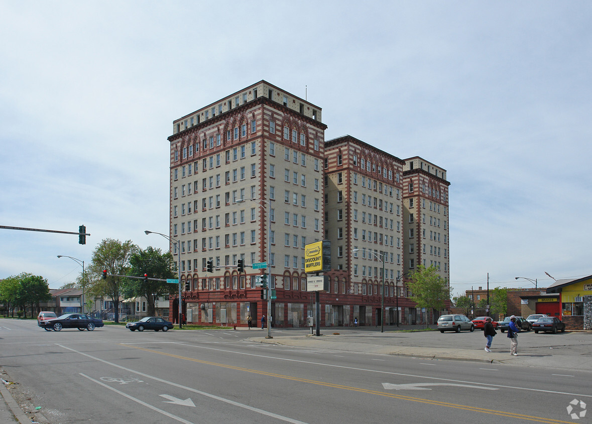 Primary Photo - Guyon Apartments