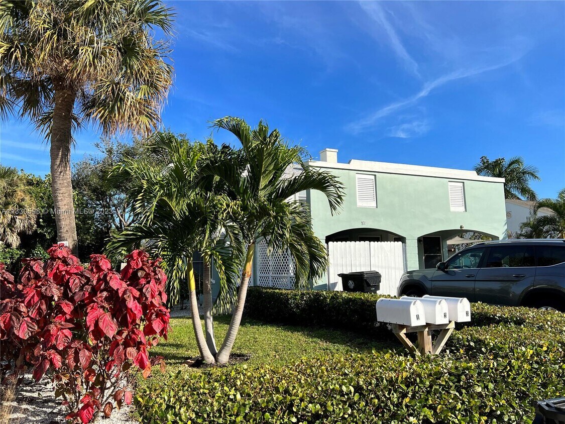 902 S M St Unit 2, Lake Worth, FL 33460 Apartment for Rent in Lake