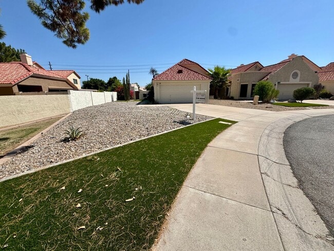 Beautiful Corner Lot Home in Stone Creek! - Beautiful Corner Lot Home in Stone Creek!