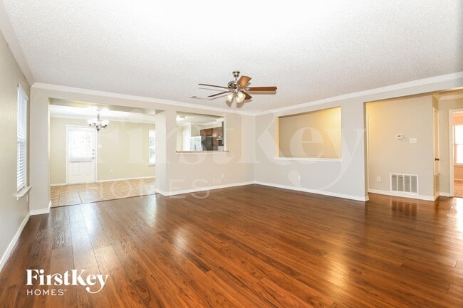 Building Photo - 2115 Van Zandt Dr