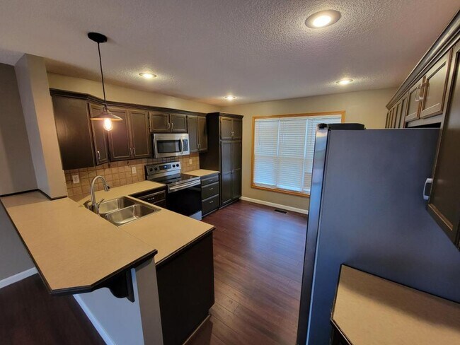 Building Photo - 2208 Thistle Cir