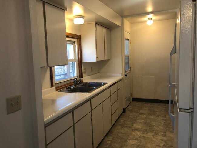 Foto del edificio - 333 NW Cleveland St