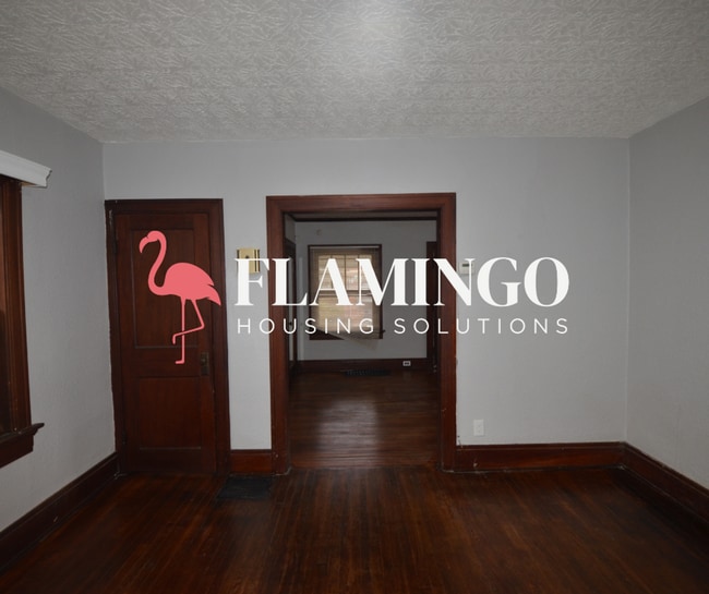 Building Photo - 622 W Fairview Ave