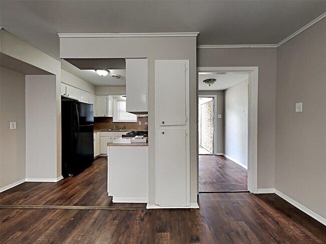 Building Photo - 14603 Alrover St