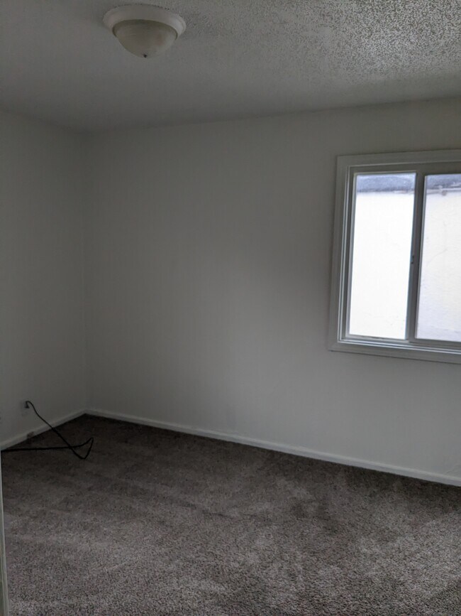 BEDROOM 2 - 2302 Garden Ave