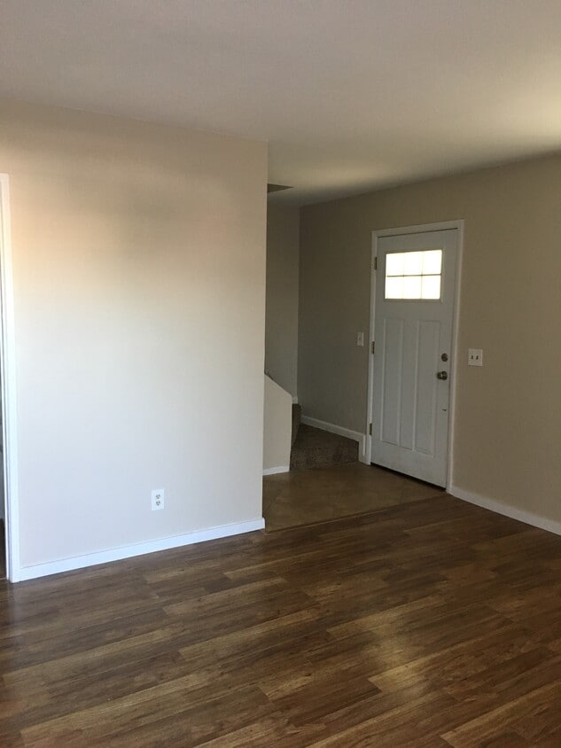 Front door - 3681 Villa Knolls E Dr