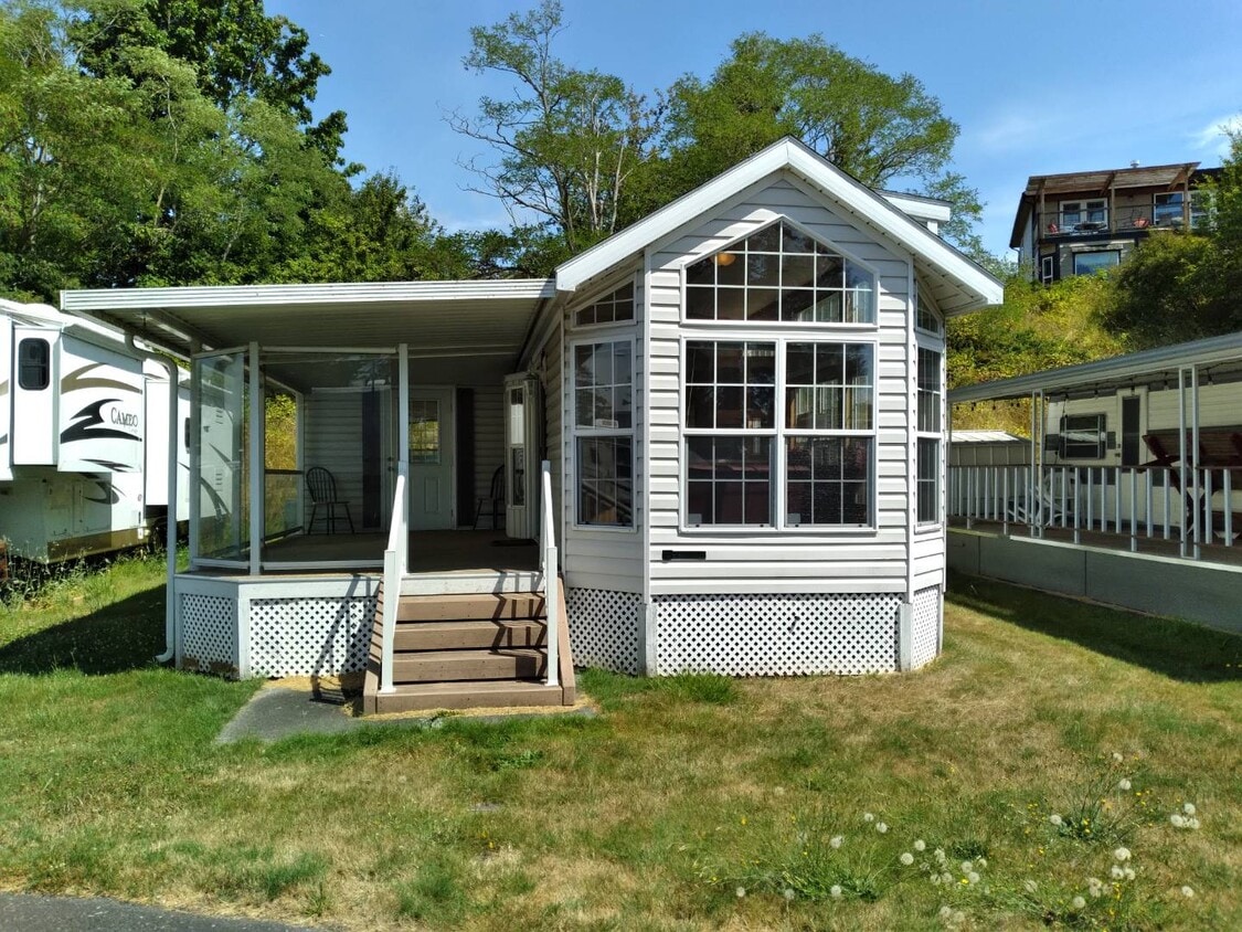 Primary Photo - 7954 Birch Bay Dr