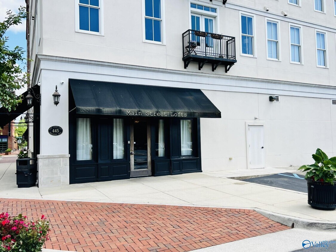 Foto principal - 445 Providence Main St NW