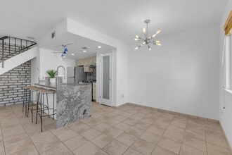Building Photo - 72592 Edgehill Dr