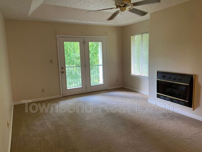 Building Photo - 3355 Galleria Dr