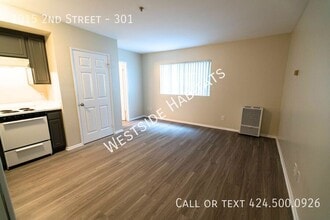 Building Photo - 1015 2nd St