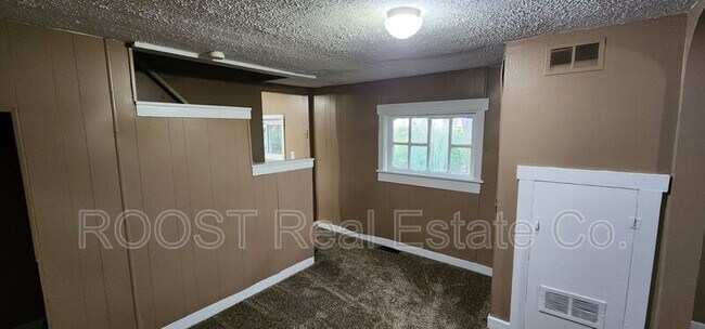 Building Photo - 2134 Erie Ave