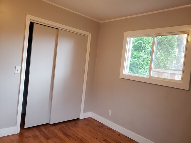 Foto del edificio - 3214 Harney St