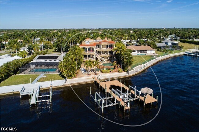 Foto del edificio - 232 Bayshore Dr